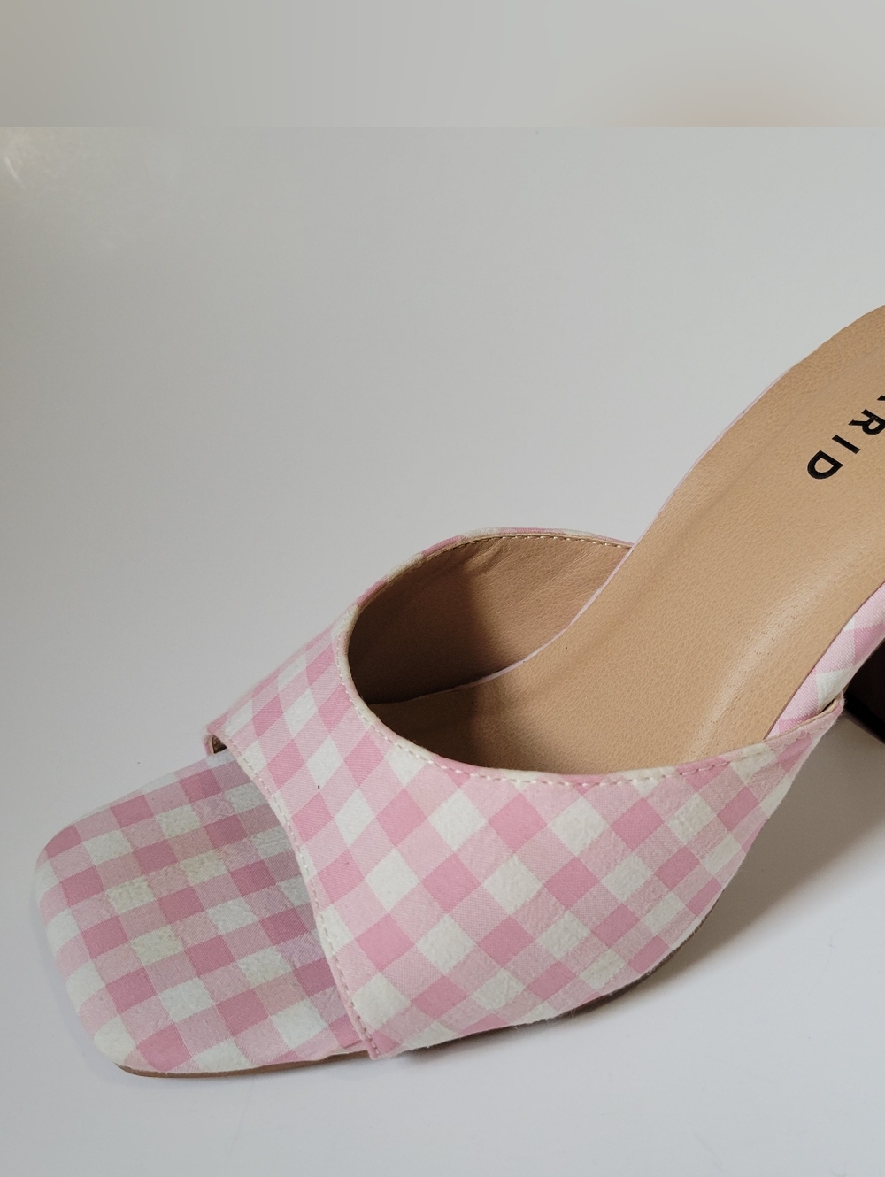 Pink gingham mules with a square toe and kitten heel 7.5 ww #cottagecore #summer